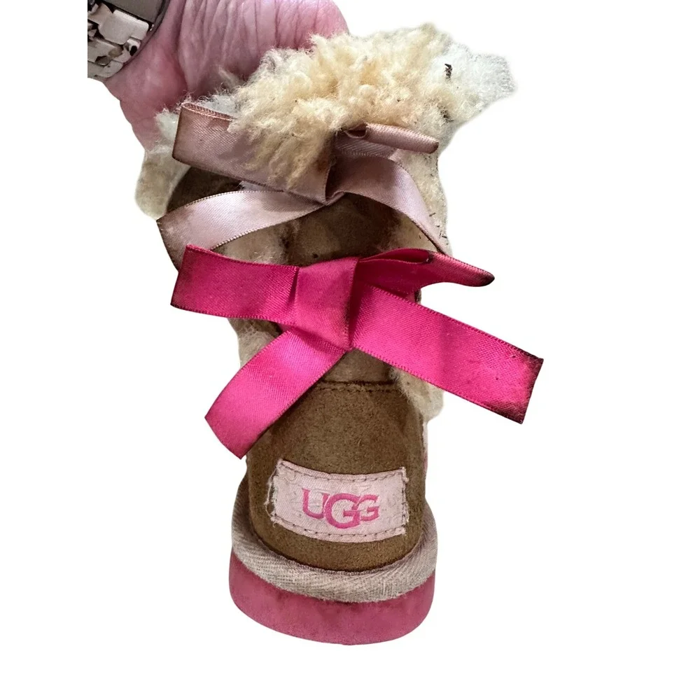 Kids UGG Australia Bailey II‎ Brown Suede Sheepskin Boots Pink Bows Size 10
